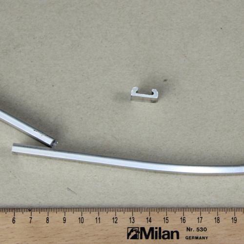 Artikelbild des Artikels “Schweller, Aluleiste mit Gummi 16mm “
