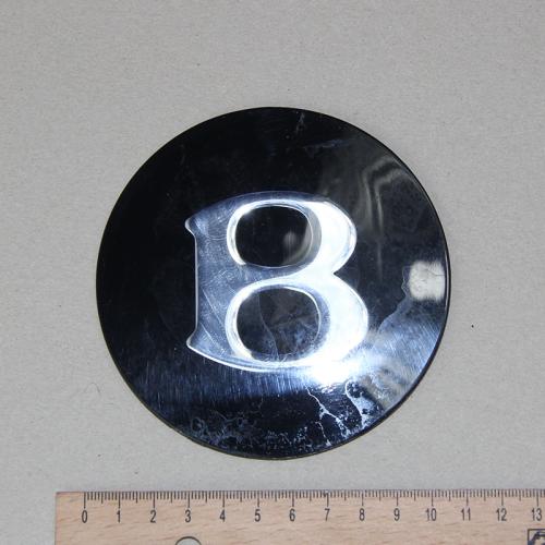 Product image of the product “Hub Cap Badge Bentley ”