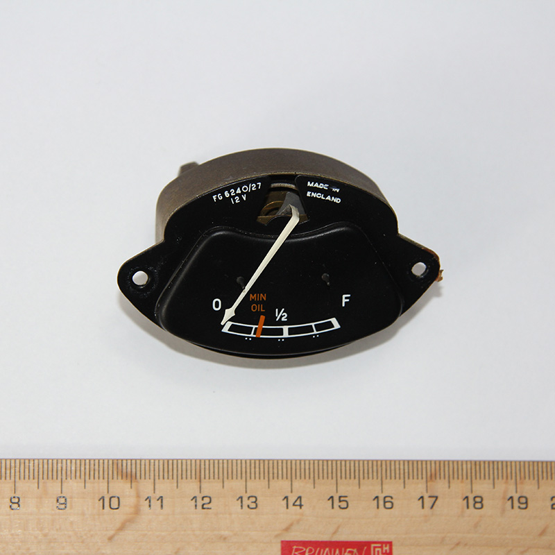 Artikelbild 1 des Artikels “Vierfach-Instrument, Anzeige für Tankanzeige/Ölstand “