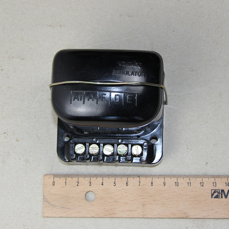 Artikelbild 1 des Artikels “Lichtmaschinenregler, geschraubte Anschlüsse, 12V “