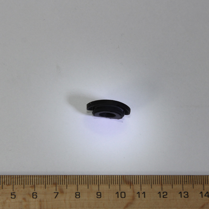 Artikelbild 2 des Artikels “Gummistopfen für Boden, klein, Loch 15,5mm  “